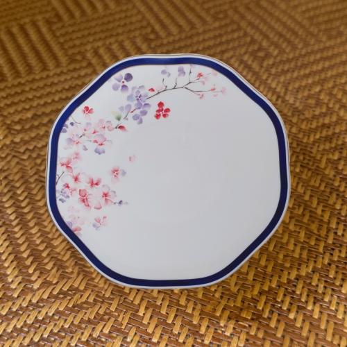 Blue Border Floral Silhouette Plate